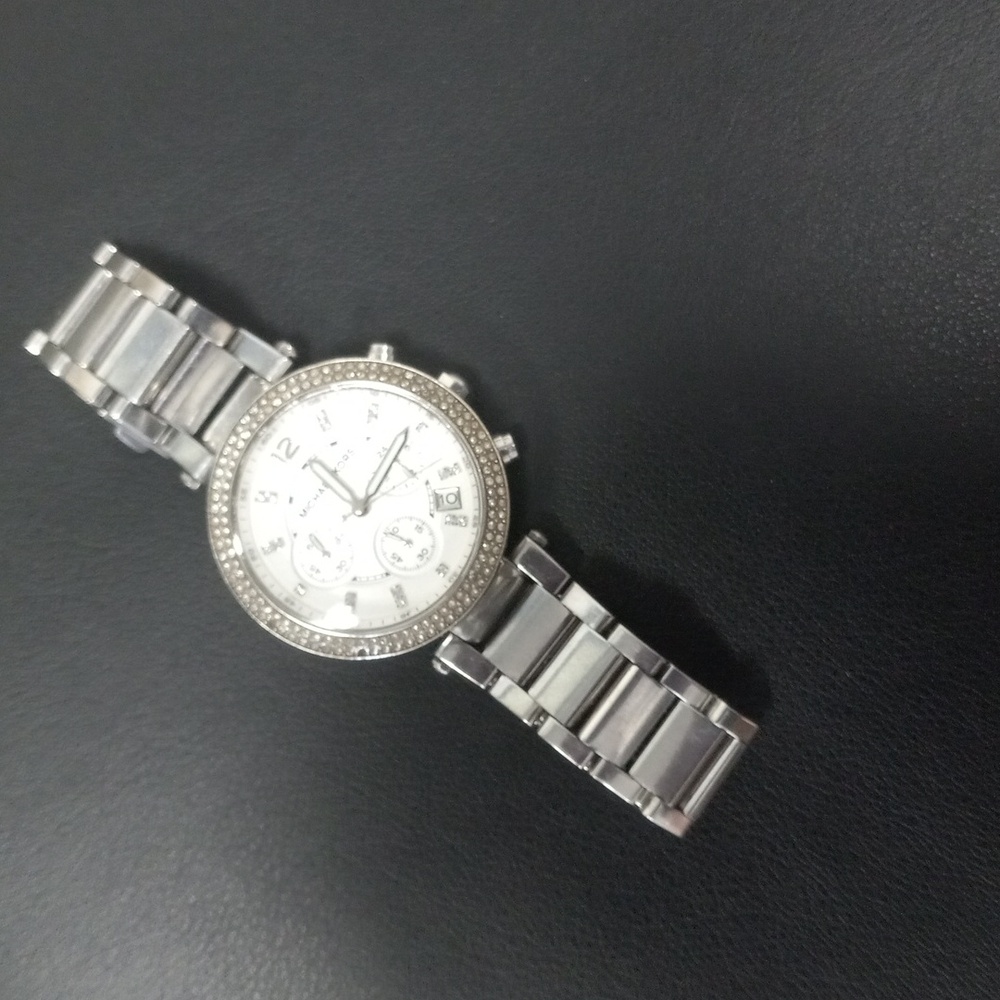 Michael Kors Silver Women's Watch - Picture 2 of 7